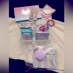 Makeup storage and accessories